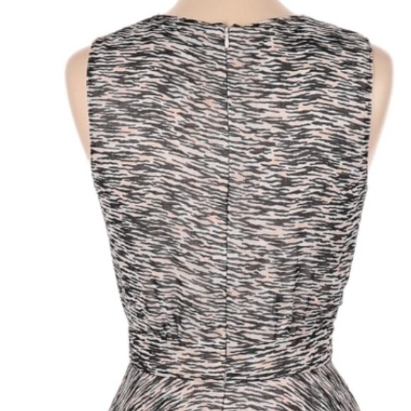 French Connection Animal Print lightweight A-Line Women's dress size 6 (246) - Picture 4 of 7